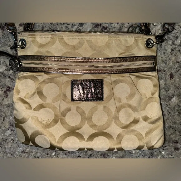 Coach Poppy Crossbody Purse - Picture 2 of 12